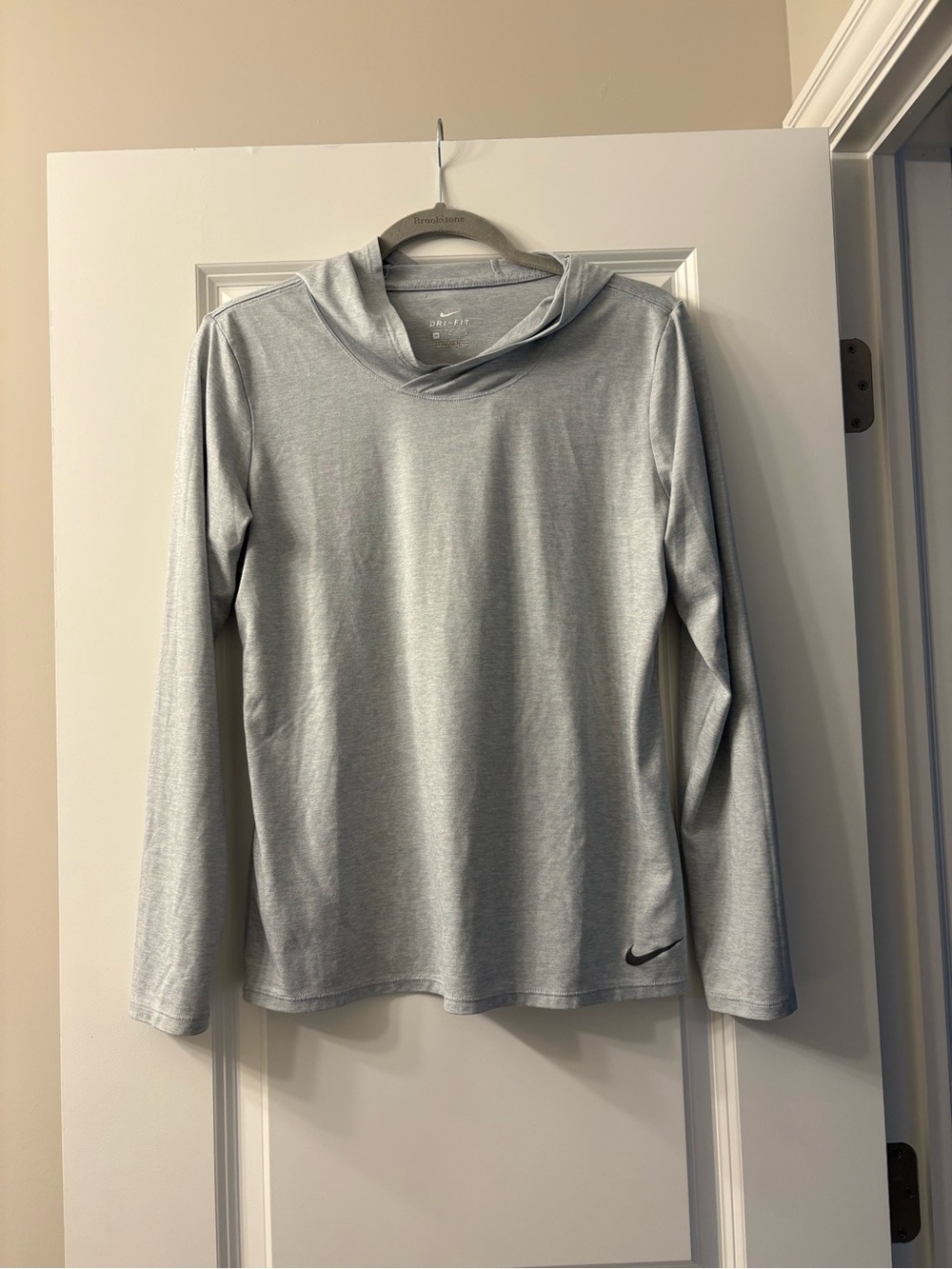 Nike Dri-FIT Gray Hooded Long Sleeve Shirt Size Medium | Athletic Top